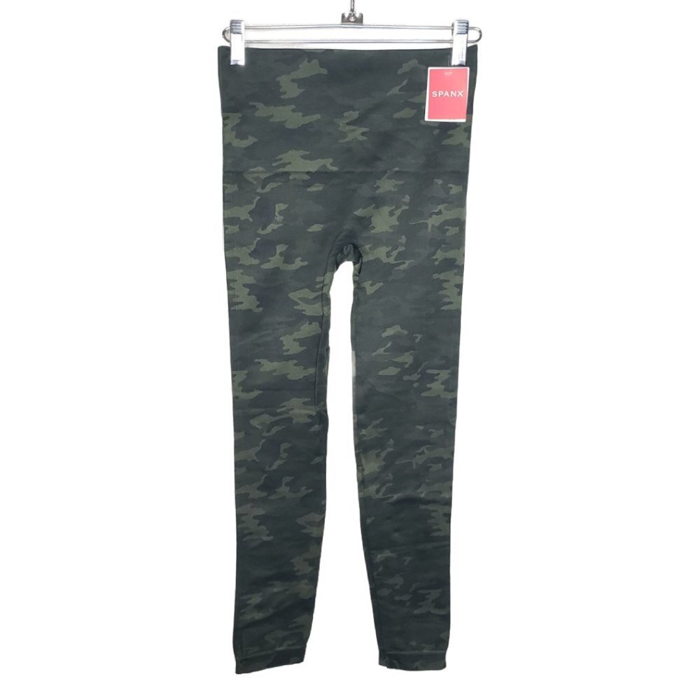 NWT SPANX Sz M Look At Me Now Seamless Green Camo Leggings (1330-31)